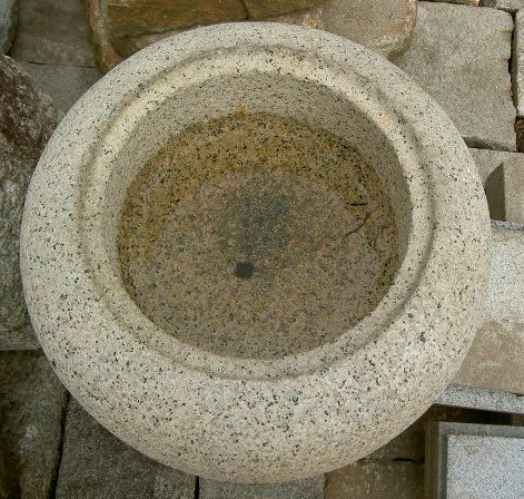 画像: 手水鉢（夏目）　江州産